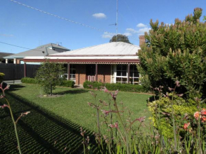 Dunstans Guest House, Ballarat